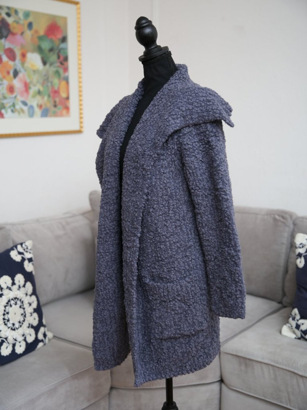 New BAREFOOT DREAMS Cozy Wide Shawl Blue Bouclé Cardigan W/Patch Pockets - Picture 3 of 9